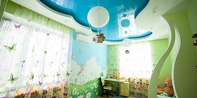Двухуровневый натяжной потолок в детскую комнату 15 кв.м